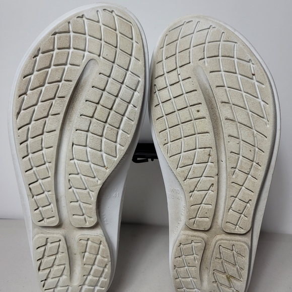 Oofos Oolala Luxe Flip Flops Womens Size 10 White Comfort Recovery Sandals Thong - Picture 7 of 9